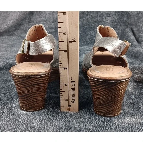 Born F59410 Silver Leather Slingback Wedge Sandals Laser Cut Floral Women's 7.5M - Picture 6 of 9